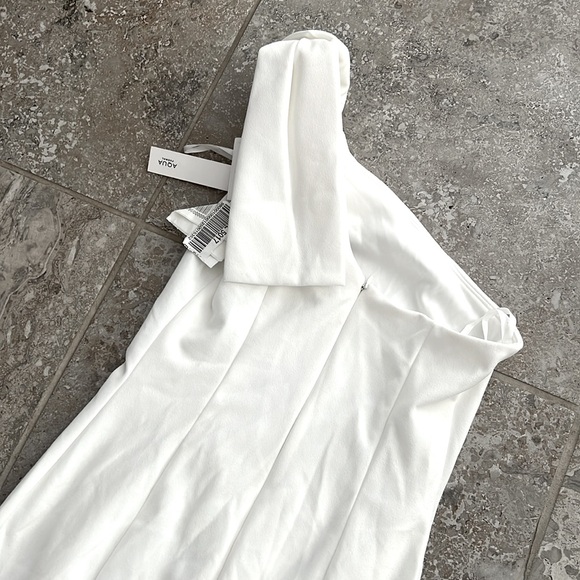AQUA Scuba Bow One Shoulder Mermaid Gown in White, Size 2 New w/Tag (SOLD OUT) - Picture 5 of 7